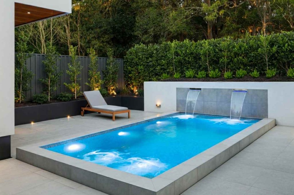 Plunge pools with water features